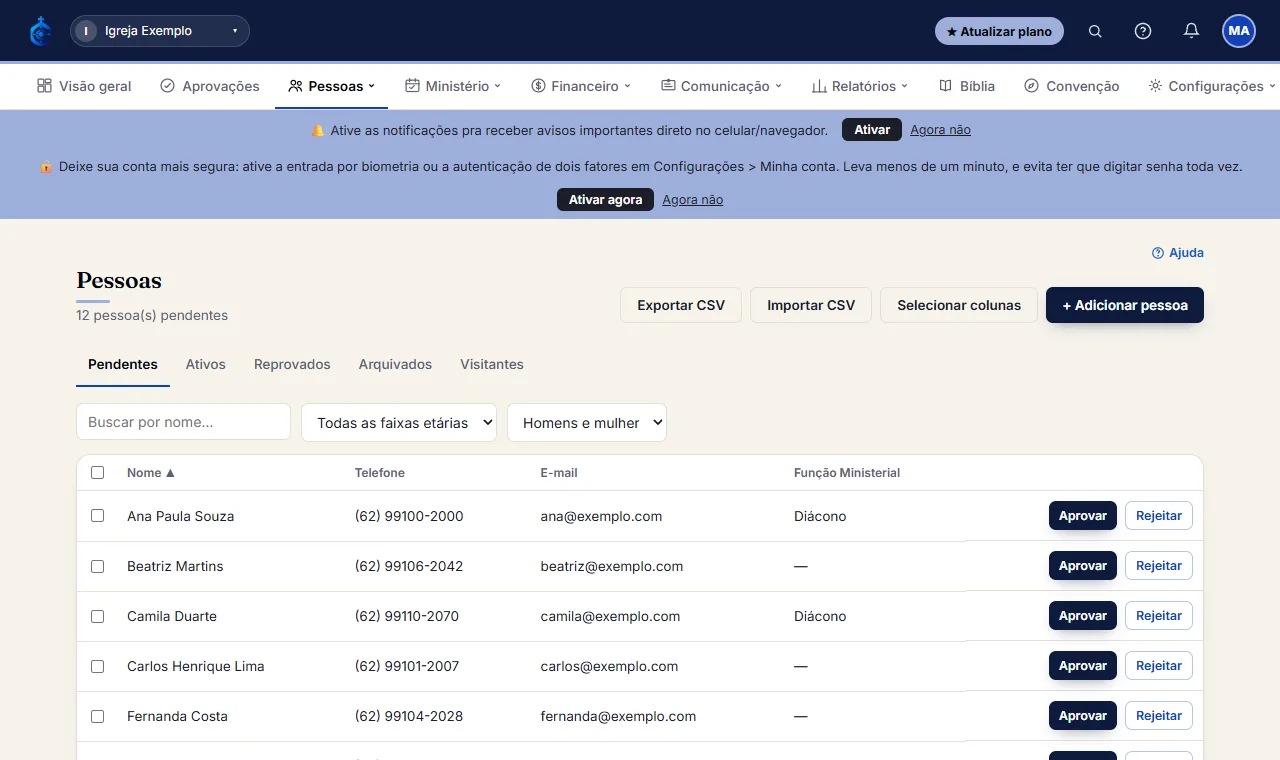 Vá em Pessoas e abra a aba Pendentes (ou em Aprovações, que junta isso com outros pedidos da liderança).