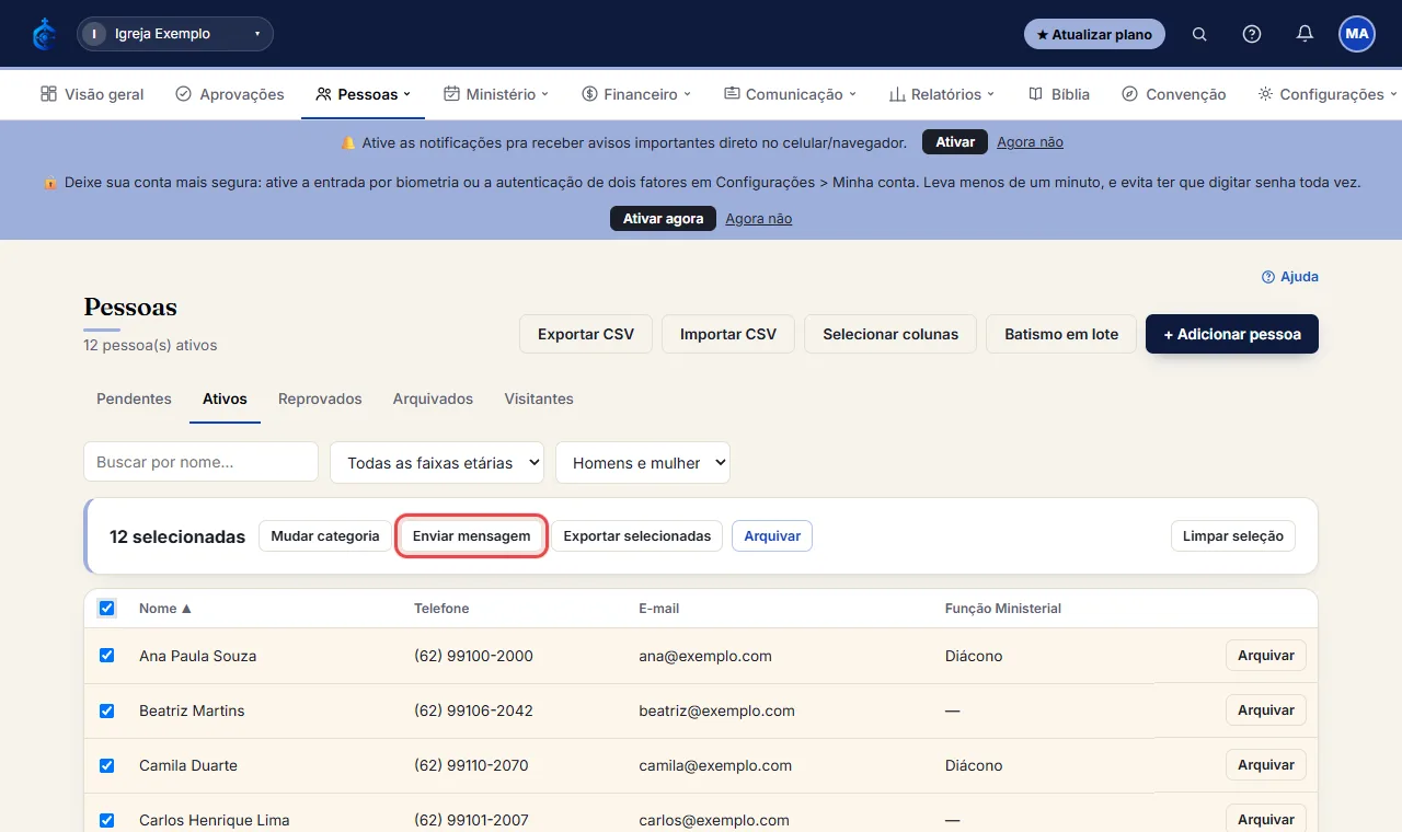 Em "Enviar mensagem", marque WhatsApp e/ou E-mail, escreva (ou escolha um modelo em "Usar um modelo") e use os